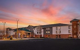 Holiday Inn Express Warrensburg Missouri 3*